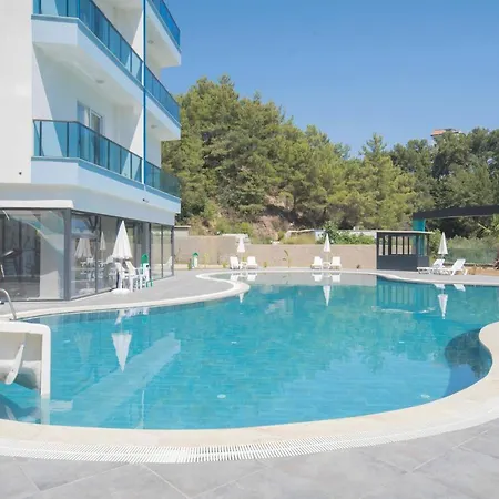 Aqua By Newinn Apartment *