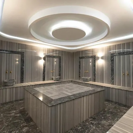 Aqua By Newinn Apartment