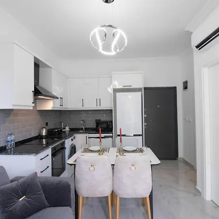 Aqua By Newinn Apartment *