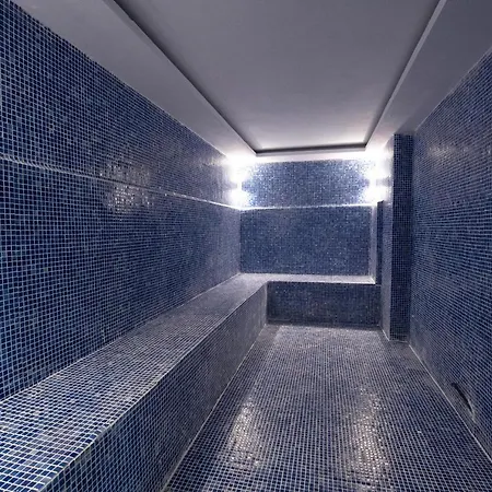 Aqua By Newinn Apartment *